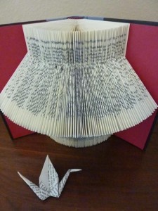 Bookfolding crane